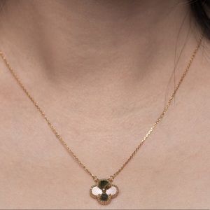 Alhambra Pendant Cloverleaf 18k necklace